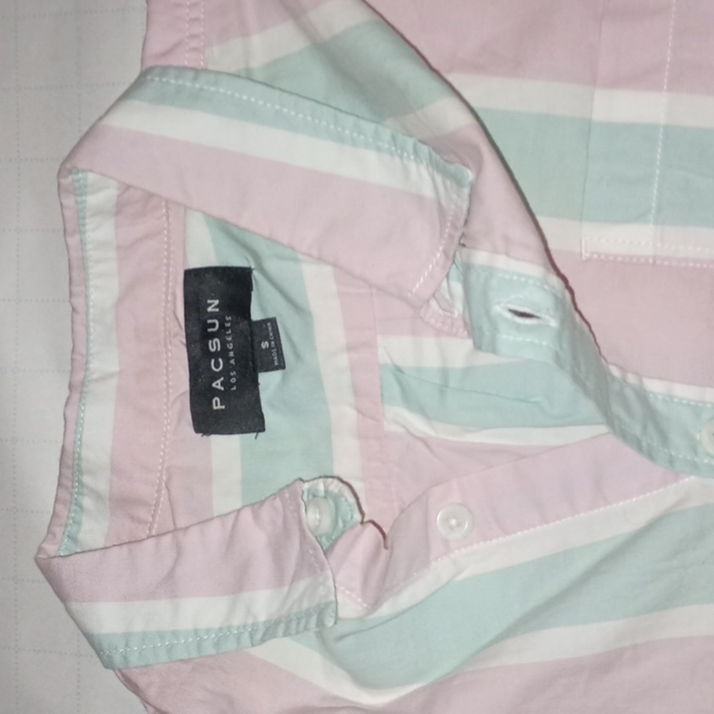 100 Percent Cotton short sleeve shirt by Pacsun los Angeles